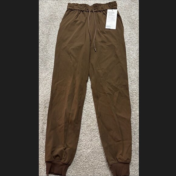 lululemon NWT Stretch High-Rise Joggers sz 4 Java - Picture 3 of 3